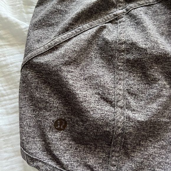 Lululemon Tracker Low-Rise Lined Short 4" size 8 - Picture 3 of 5